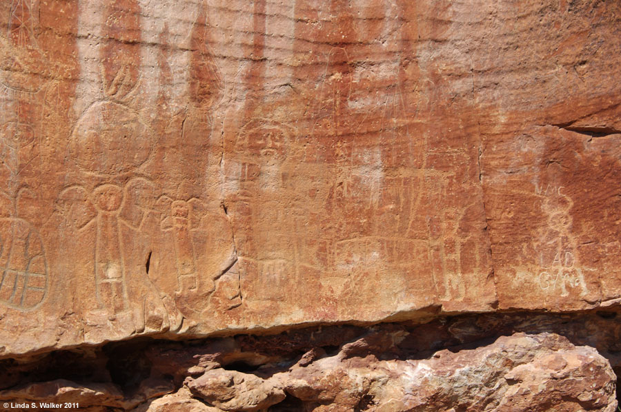 Sandstone petroglyphs, Medicine Lodge State Park, Wyoming