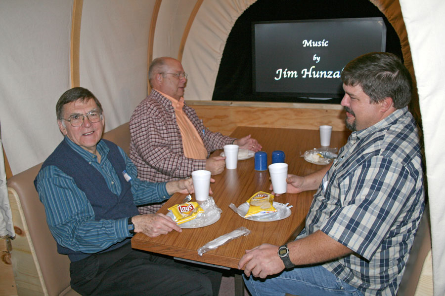 Lunch in the wagon circle at the Sharp Shooters photography seminar