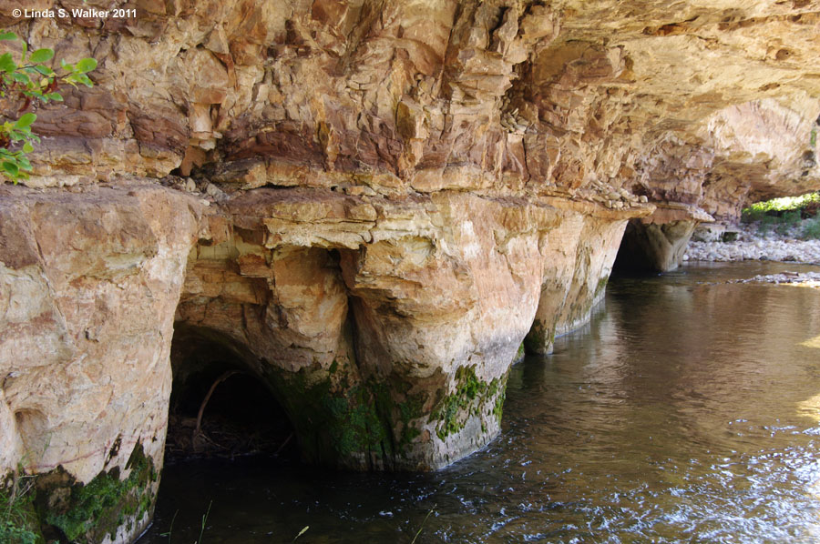 Medicine Lodge Creek caves, Wyoming