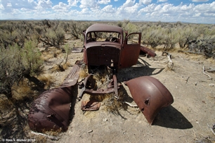 Rusty car, Metropolis, Nevada