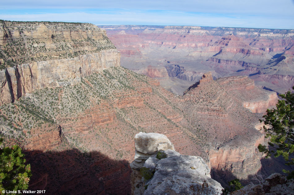 A big drop-off at Hermit's Rest, south rim, Grand Canyon, Arizona