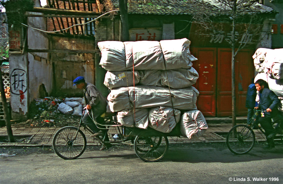 Freight Transport using bicycles in X'ian, China