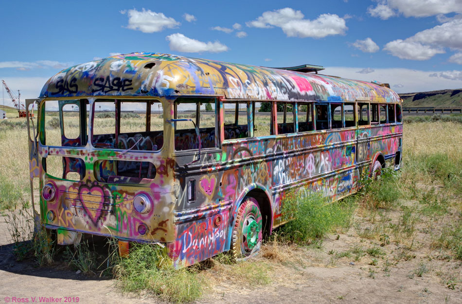 #ThatNWBus invites graffiti artists to add their work legally, Washtucna, WA