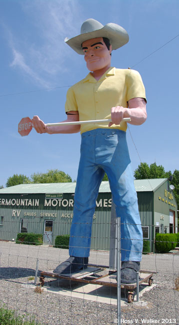 Giant cowboy at Intermountain Motor Homes and RV Camp in Wendell, Idaho