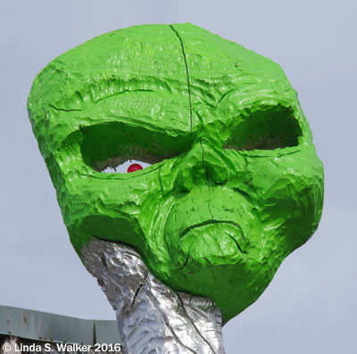 A giant extraterrestrial at "Something Awesome" in Bandon, Oregon