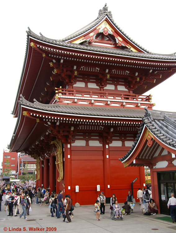 Hozomon Gate, Nakamise Street, Tokyo, Japan