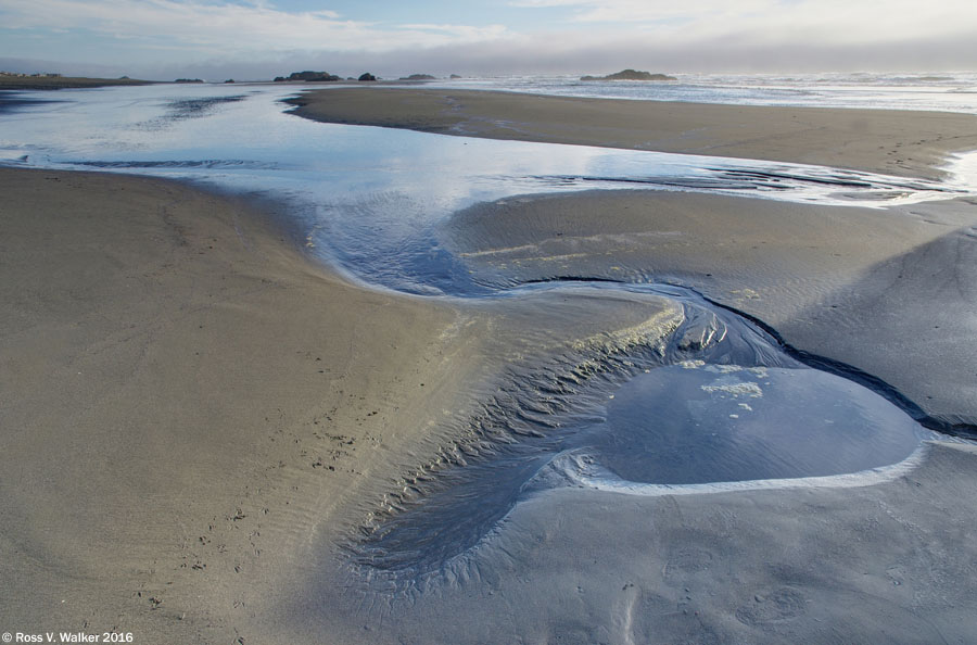 Low tide on the shore at Gold Beach, Oregon