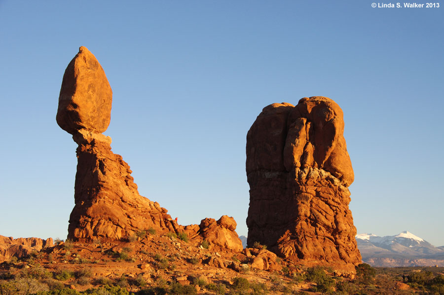 Balanced rock, Arches National Park, Utah