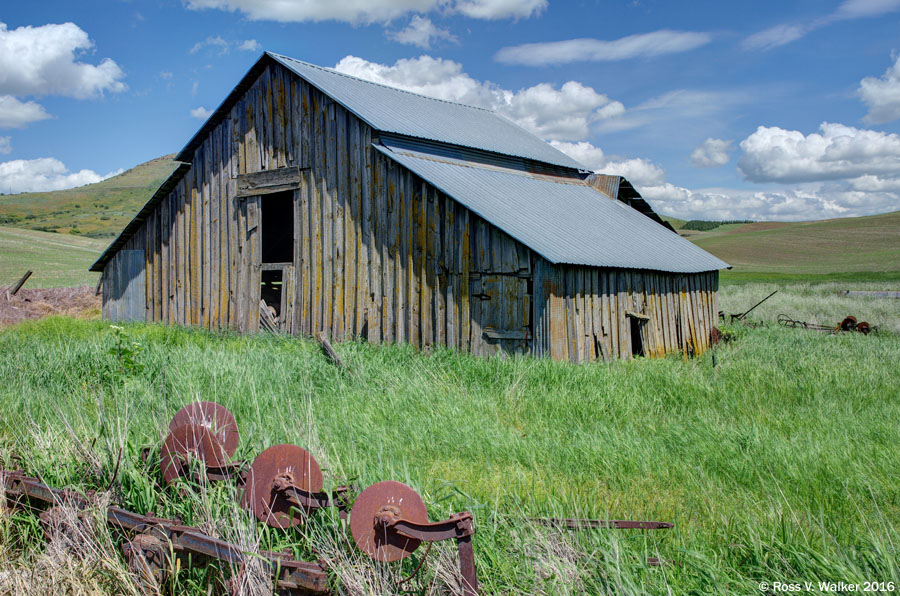An abandoned farm on a back road near Steptoe, Washington