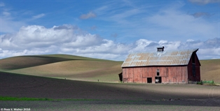 Barn and Palouse hills