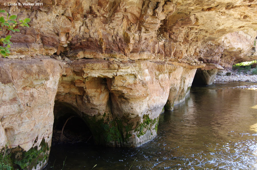 Medicine Lodge Creek caves, Wyoming