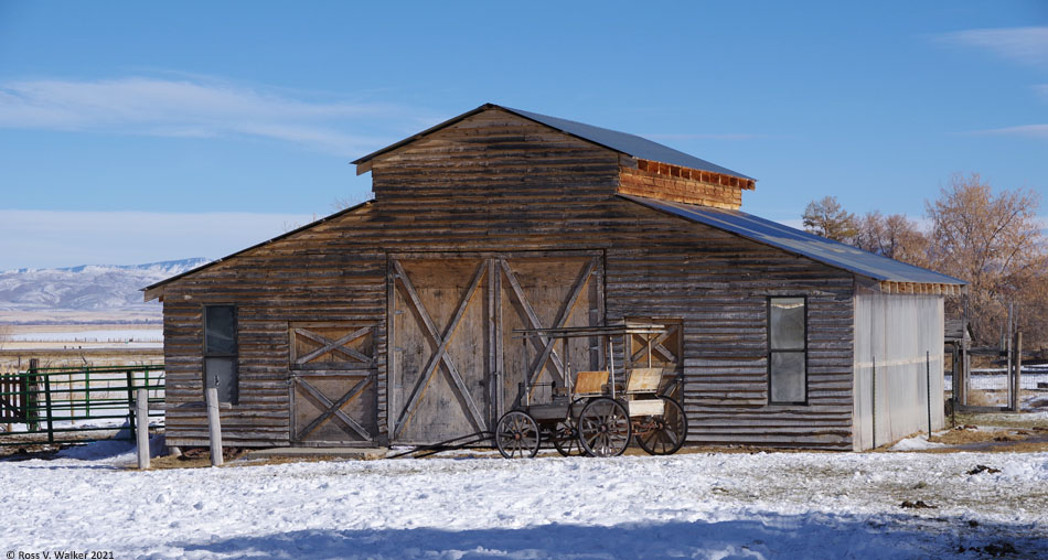 A new or reconstructed monitor style barn in Bloomington, Idaho