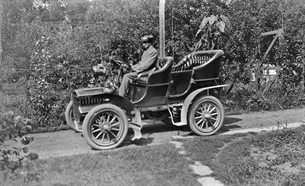 Claude VanDervoort, antique car