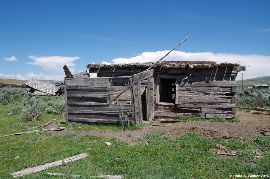 Railroad tie cabin, Sage, Wyoming