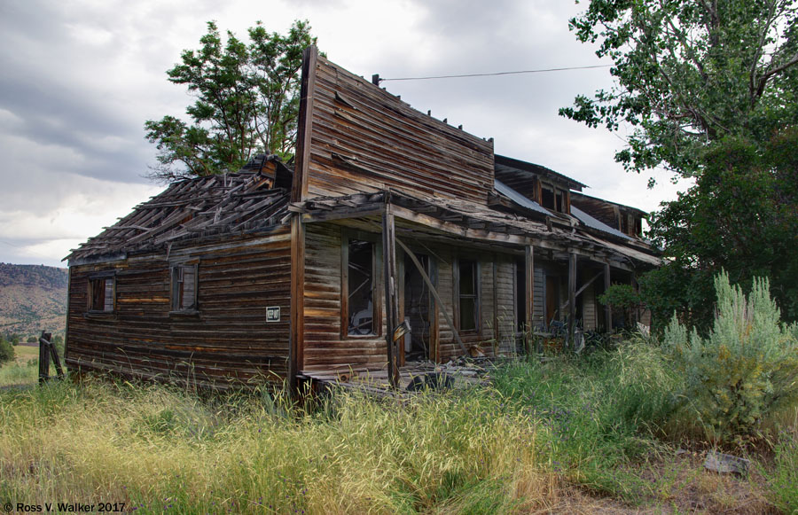 An abandoned shopping mall at Richmond, Oregon